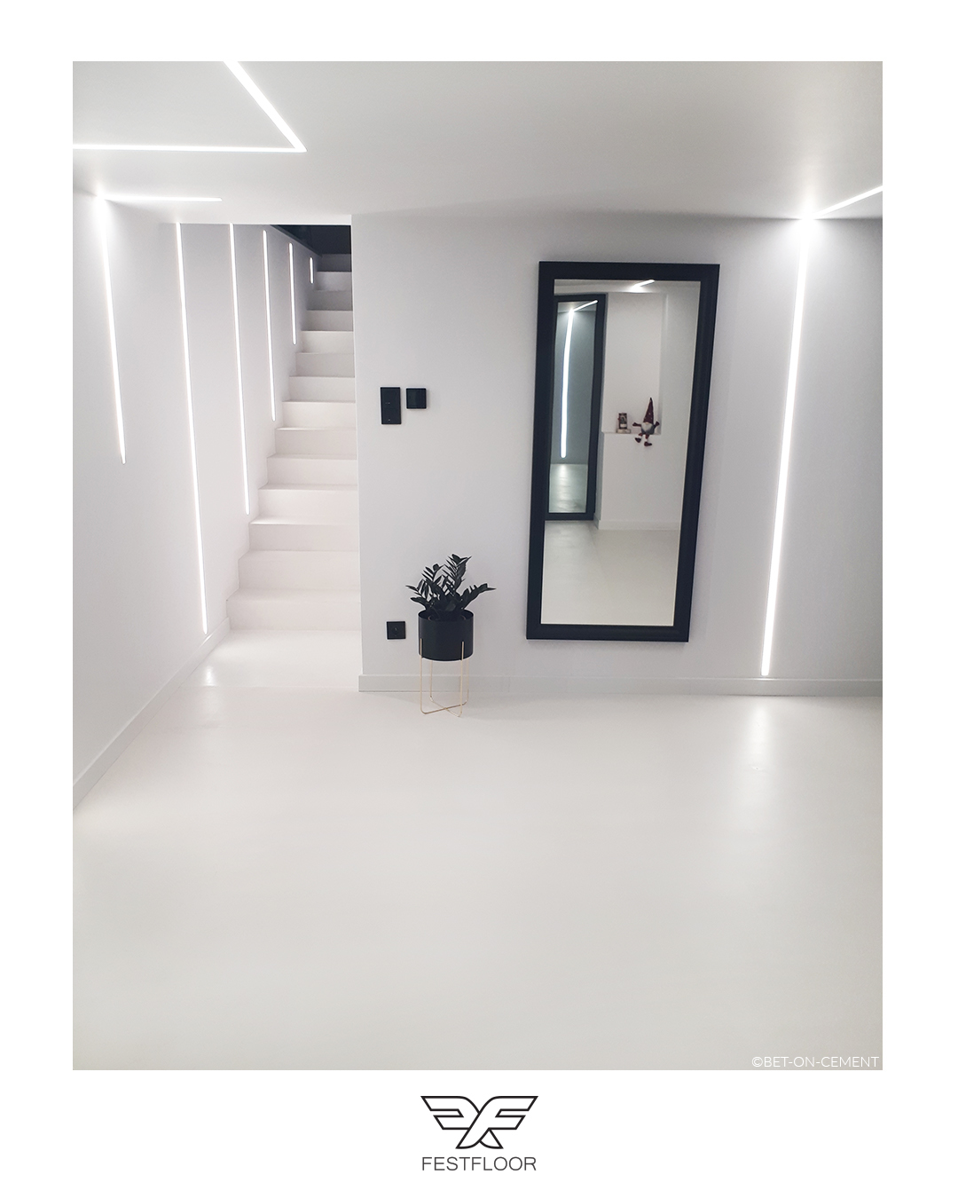 mikrocement w holu wejściowym i na klatce schodowej - remont domu-kostki