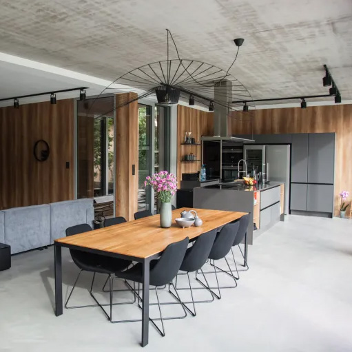 Ekskluzywna posadzka wykonana przy użyciu mikrocementu FestfloorGo!, wykonanie: Resin Floor
